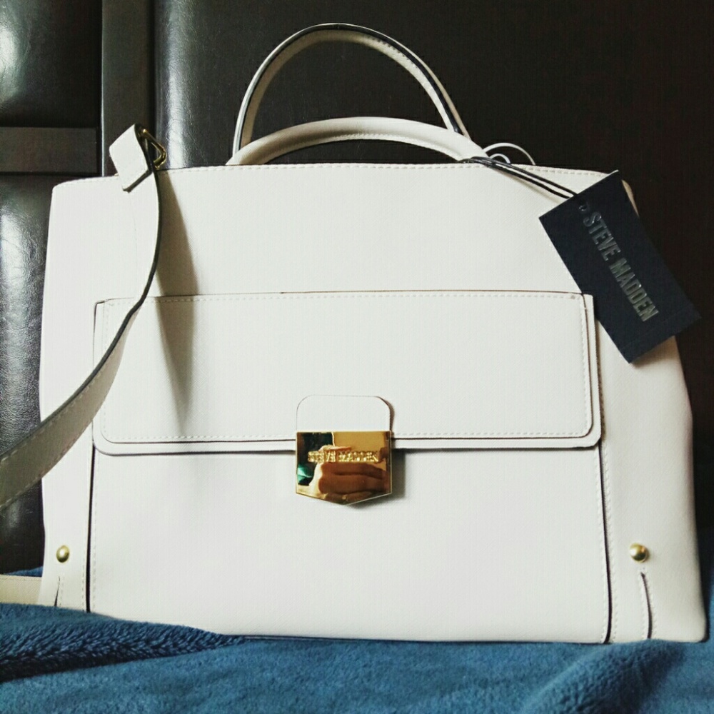 STEVE MADDEN DELTA SATCHEL. For summer